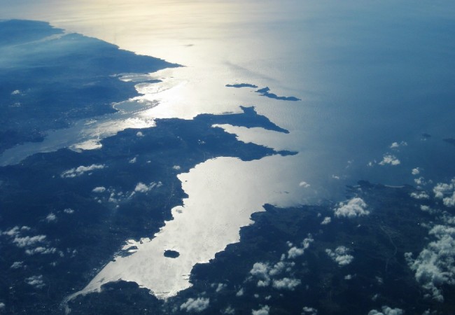 16:56  Rías de Vigo y Pontevedra vistas desde el cielo y fotografíadas por un lector.