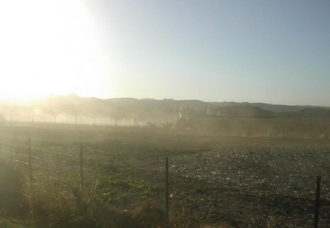 Buenas. ¿Qué tal empieza por ahí el día? Por el sur nos ha contado Joaquín, agricultor, que tienen hoy tal sequía que están los tractores arando la tierra para los cereales de invierno entre una gran nube de polvo.