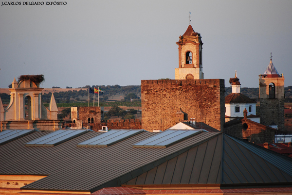 Hace escasos momentos cuando el sol se ocultaba sobre el horizonte,