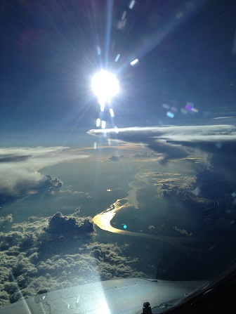 Fotografía aérea del río Amazonas al oeste de Manaos.

El Aviador Enmascarado.