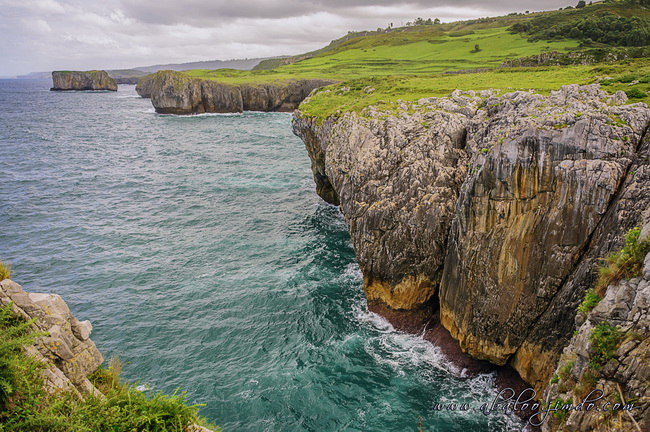 Se trata de un rincón impresionante muy cerquita de Llanes (Asturias).

Abaloo