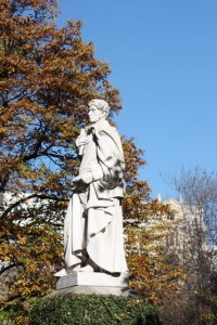 Estatua de Simón de Rojas en el RJB/ Aceytuno