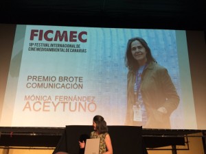 Agradeciendo el premio Brote Comunicación 2016 del FICMEC/ FOTO: Victoria Eugenia