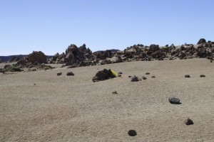 Paraje de aspecto marciano donde se da la magarza / Aceytuno